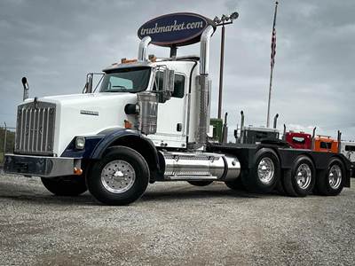 Kenworth T800 Day Cab Truck - Cummins 600HP, 18 Speed Manual