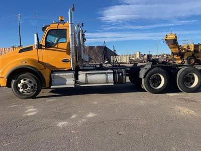 Kenworth T880 Day Cab Truck - Cummins 565HP, 4 Speed Allison Rds Automatic