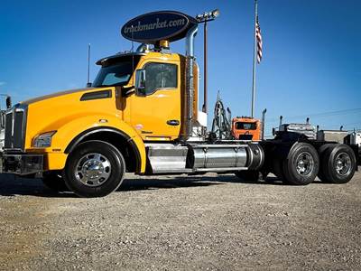 Kenworth T880 Day Cab Truck - Cummins 565HP, 4 Speed Allison Rds Automatic
