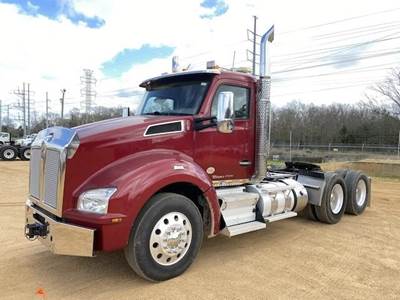 Kenworth T880 Day Cab Truck - Cummins 500HP, 10 Speed Manual