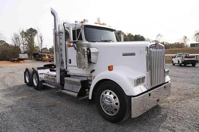 Kenworth W900L Day Cab Truck - Detroit 500HP, 10 Speed Manual