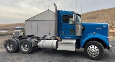 Kenworth W900L Day Cab Truck - Cummins 565HP, 18 Speed Manual