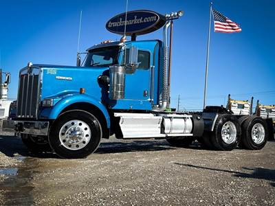 Kenworth W900L Day Cab Truck - Cummins 565HP, 18 Speed Manual
