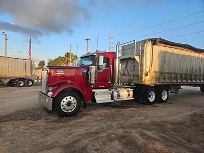 Kenworth W900L Day Cab Truck - Caterpillar 550HP, 13 Speed Manual