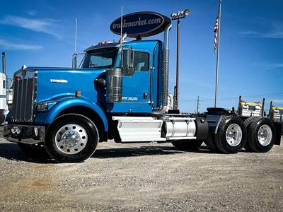 Kenworth W900L Day Cab Truck - Cummins 565HP, 18 Speed Manual