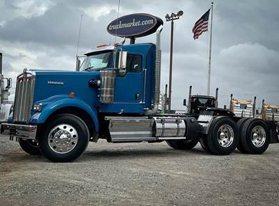 Kenworth W900L Day Cab Truck - Cummins 565HP, 18 Speed Manual