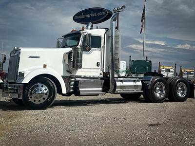 Kenworth W900L Day Cab Truck - Detroit 500HP, 10 Speed Manual