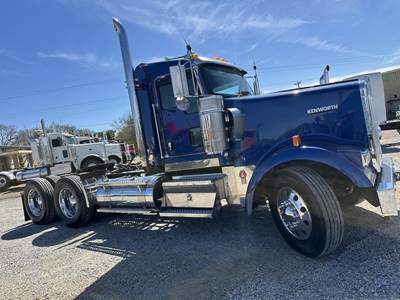 Kenworth W900L Day Cab Truck - Caterpillar 550HP, 13 Speed Manual