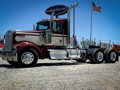 Kenworth W900L Day Cab Truck - Cummins 505HP, 13 Speed Manual