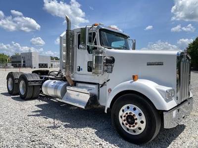 Kenworth W900L Day Cab Truck - Cummins 500HP, 18 Speed Manual