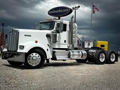 Kenworth W900L Day Cab Truck - Cummins 500HP, 18 Speed Manual
