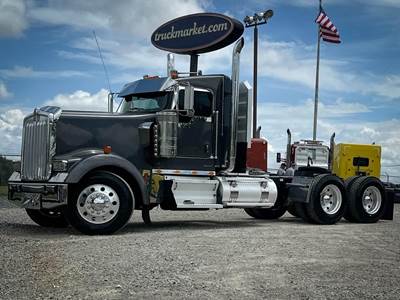 Kenworth W900L Day Cab Truck - Detroit 500HP, 10 Speed Manual