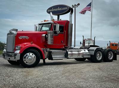 Kenworth W900L Day Cab Truck - Caterpillar 550HP, 18 Speed Manual