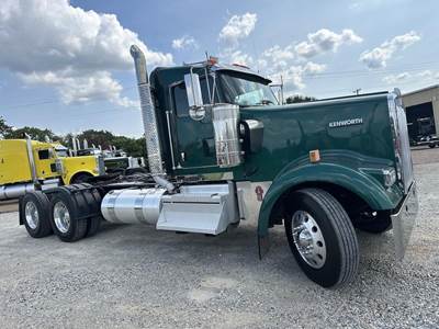 Kenworth W900L Day Cab Truck - Cummins 565HP, 18 Speed Manual