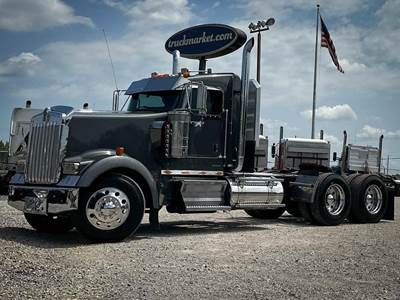 Kenworth W900L Day Cab Truck - Detroit 500HP, 10 Speed Manual