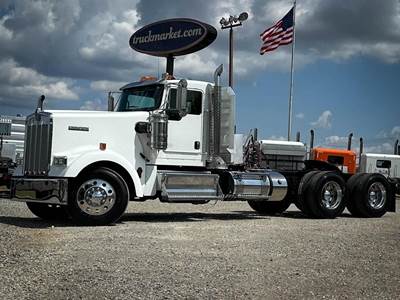 Kenworth W900L Day Cab Truck - Cummins 500HP, 18 Speed Manual