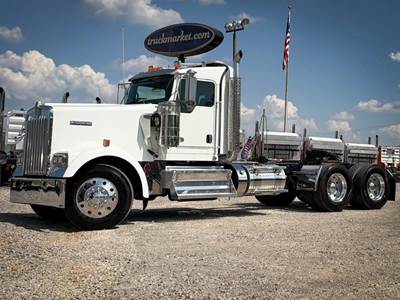 Kenworth W900L Day Cab Truck - Cummins 525HP, 18 Speed Manual