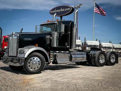 Kenworth W900L Day Cab Truck - Caterpillar 550HP, 13 Speed Manual