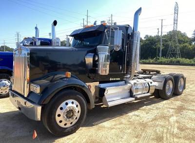 Kenworth W900L Day Cab Truck - Cummins 500HP, 10 Speed Manual
