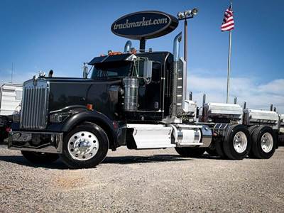 Kenworth W900L Day Cab Truck - Cummins 500HP, 10 Speed Manual