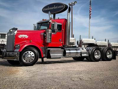 Kenworth W900L Day Cab Truck - Caterpillar 550HP, 18 Speed Manual