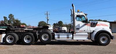 Kenworth W990 Tri Axle Day Cab Truck - Cummins 565HP, 18 Speed Manual