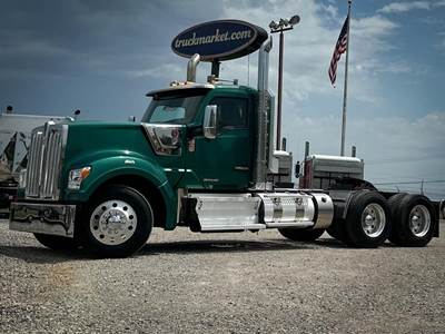Kenworth W990 Day Cab Truck - Cummins 500HP, 10 Speed Manual