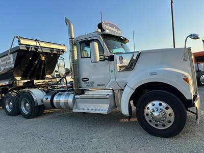 Kenworth W990 Day Cab Truck - Cummins 605HP, 18 Speed Manual