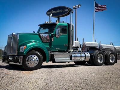 Kenworth W990 Day Cab Truck - Cummins 500HP, 10 Speed Manual