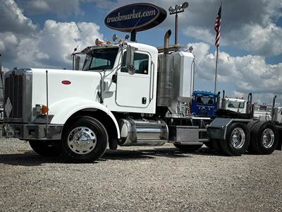 Peterbilt 367 Day Cab Truck - Cummins 550HP, 18 Speed Manual