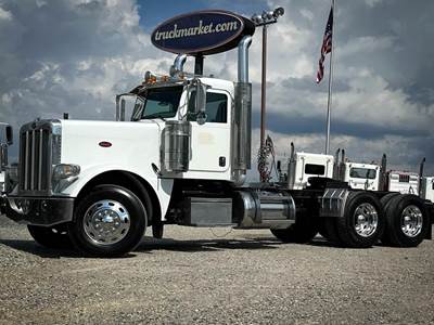 Peterbilt 388 Day Cab Truck - Cummins 525HP, 10 Speed Manual