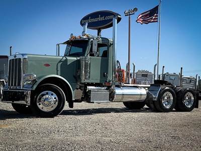 Peterbilt 389 Day Cab Truck - Caterpillar 550HP, 13 Speed Manual