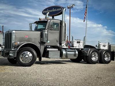 Peterbilt 389 Day Cab Truck - Cummins 505HP, 10 Speed Manual