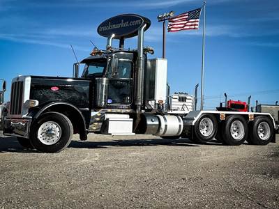 Peterbilt 389 Tri Axle Day Cab Truck - Cummins 565HP, 18 Speed Manual