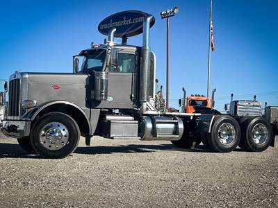 Peterbilt 389 Day Cab Truck - Cummins 505HP, 10 Speed Manual