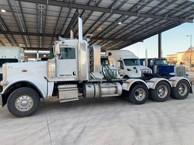 Peterbilt 389 Tri Axle Day Cab Truck - Cummins 605HP, 18 Speed Manual