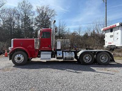Peterbilt 389 Day Cab Truck - Cummins 450HP, 10 Speed Manual
