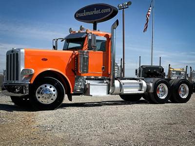 Peterbilt 389 Day Cab Truck - Detroit 500HP, 10 Speed Manual