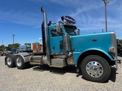 Peterbilt 389 Day Cab Truck - Caterpillar 550HP, 18 Speed Manual