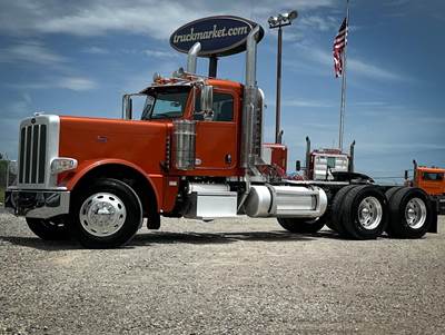 Peterbilt 389 Day Cab Truck - Cummins 565HP, 13 Speed Manual