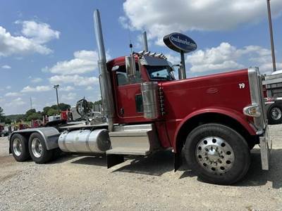 Peterbilt 389 Day Cab Truck - Cummins 565HP, 18 Speed Manual