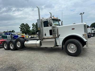 Peterbilt 389 Tri Axle Day Cab Truck - Cummins 605HP, 18 Speed Manual