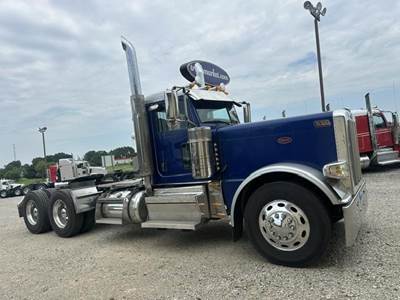 Peterbilt 389 Day Cab Truck - Cummins 500HP, 10 Speed Manual