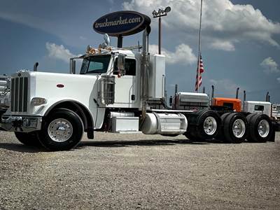 Peterbilt 389 Tri Axle Day Cab Truck - Cummins 565HP, 18 Speed Manual