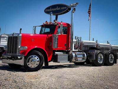 Peterbilt 389 Day Cab Truck - Detroit