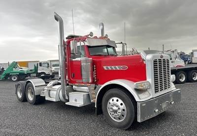 Peterbilt 389 Pride & Class Day Cab Truck - Detroit 500HP, 13 Speed Manual