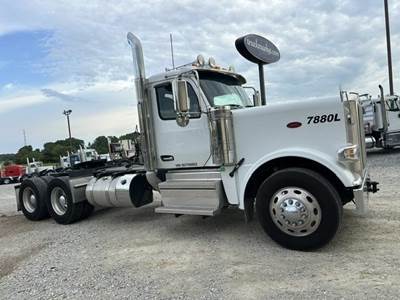 Peterbilt 589 Day Cab Truck - Cummins 565HP, 18 Speed Manual