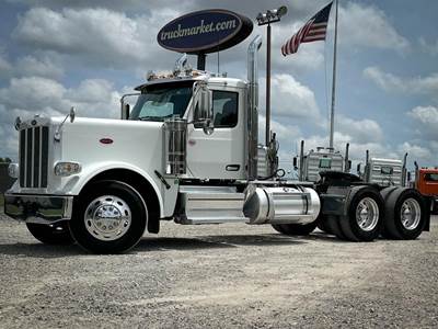 Peterbilt 589 Day Cab Truck - Cummins 565HP, 18 Speed Manual