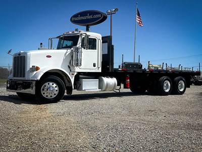 Peterbilt 367 Tandem Axle Flatbed Truck - 485HP, 8Ll Manual