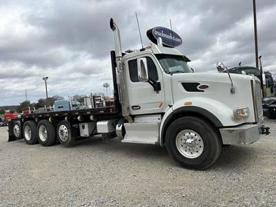 Peterbilt 567 Quad Axle Flatbed Truck - 525HP, Automatic